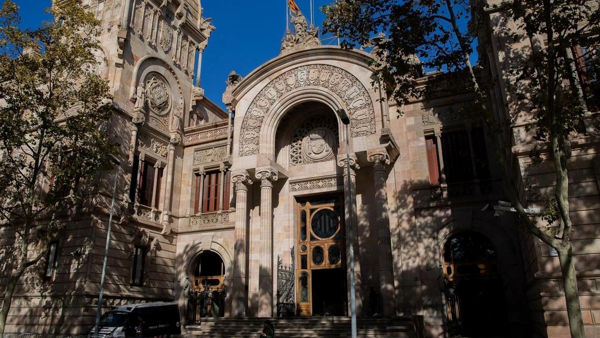 Investiguen una metgessa d'Esplugues per discriminació lingüística