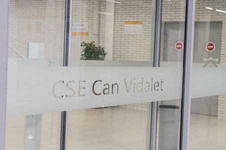 Esplugues obre l’Oficina Municipal d’Escolarització al CSE Can Vidalet