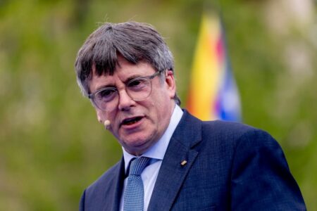 Llarena deixa sense efecte l’ordre de detenció de Puigdemont